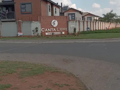 3 Bedroom Townhouse For Sale in Kempton Park - AiVR.webp