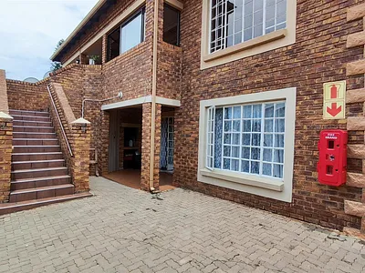 3 Bedroom Apartment For Sale in Kempton Park - nP58.webp