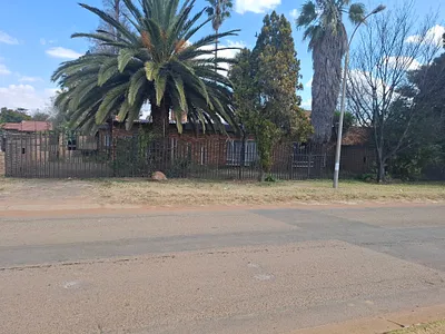 4 Bedroom House For Sale in Kempton Park - L7mc.webp