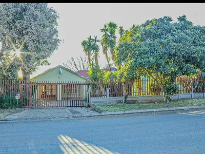 4 Bedroom House For Sale in Kempton Park - H1ym.webp
