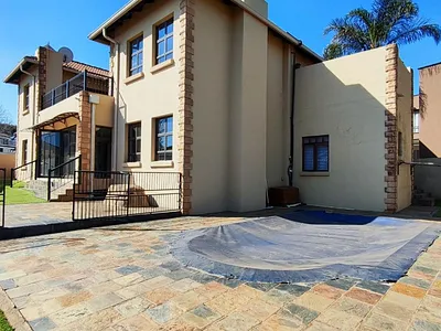 3 Bedroom House For Sale in Kempton Park - jS5o.webp