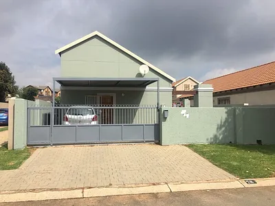 3 Bedroom House For Sale in Kempton Park - IfxV.webp