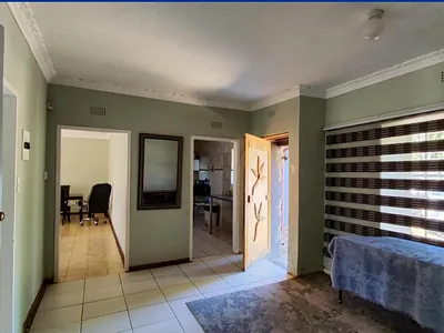 3 Bedroom House For Sale in Kempton Park - HbS4.webp