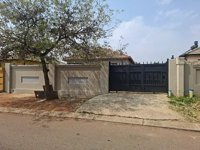 2 Bedroom House For Sale in Kempton Park - KkSz.webp