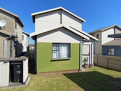 3 Bedroom Apartment For Sale in Midrand - pf6x.webp