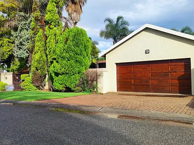 8 Bedroom House For Sale in Kempton Park - ntXQ.webp