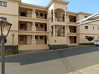 2 Bedroom Apartment For Sale in Midrand - F5bM.webp