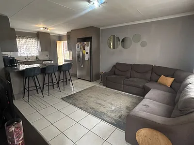 2 Bedroom House For Sale in Kempton Park - 9xGo.webp