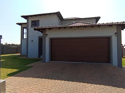 4 Bedroom House For Sale in Midrand - img