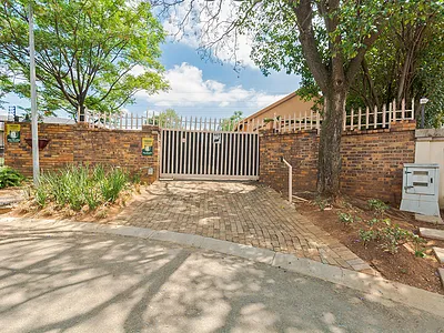 3 Bedroom House For Sale in Randburg - img