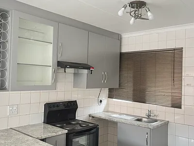 3 Bedroom Townhouse To Rent in Kempton Park - img