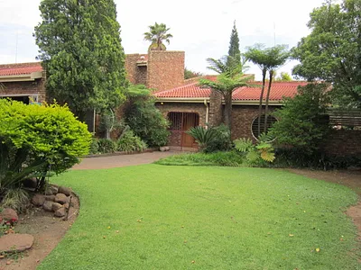 4 Bedroom House For Sale in Kempton Park - t7NH.webp