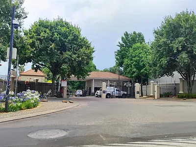 4 Bedroom House For Sale in Kempton Park - img