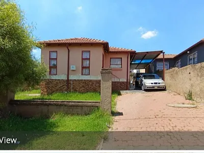 3 Bedroom House For Sale in Clayville Industria, Midrand - WQzJ.webp