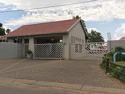 2 Bedroom Apartment For Sale in Kempton Park - img