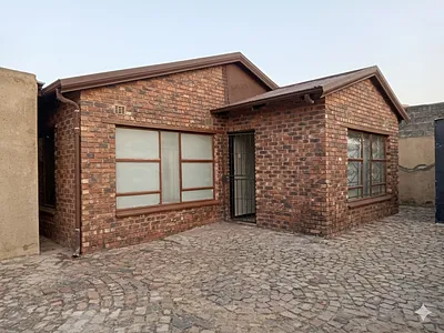 2 Bedroom House For Sale in Midrand - img