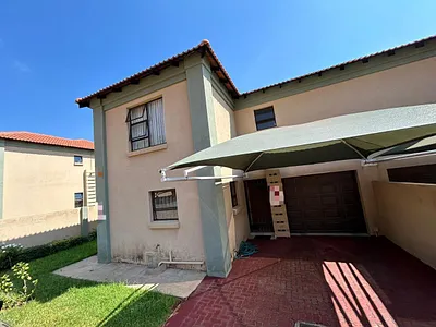 3 Bedroom Apartment For Sale in Akasia - img