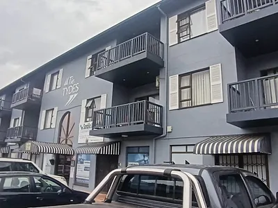 2 Bedroom Apartment For Sale in Margate - AXjz.webp