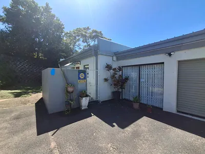 2.5 Bedroom Townhouse For Sale in Margate - YOlU.webp