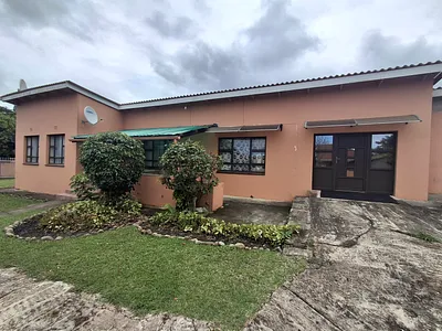 3 Bedroom House For Sale in Port Edward - KClu.webp