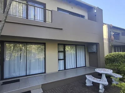 2 Bedroom Apartment For Sale in Port Edward - ZQKm.webp