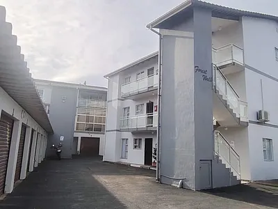 2 Bedroom Townhouse For Sale in Margate - img