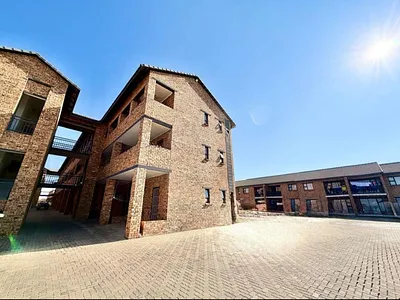 2 Bedroom Apartment For Sale in Boksburg - 5RJk.webp