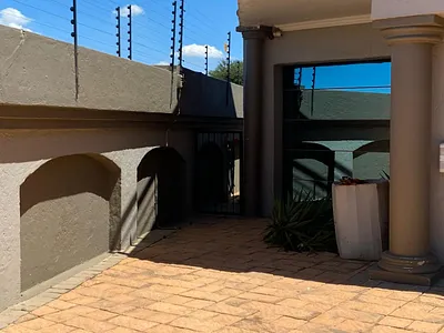 5 Bedroom House To Rent in Brakpan - 2NKI.webp