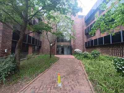 Commercial Property To Rent in Johannesburg - KgqK.webp