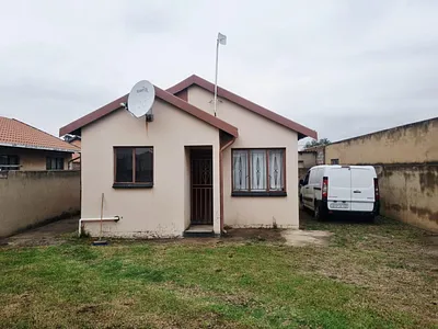2 Bedroom House For Sale in Buhle Park, Germiston - JxCi.webp