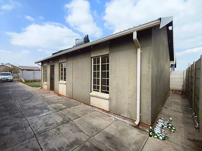 3 Bedroom House For Sale in Alberton - img