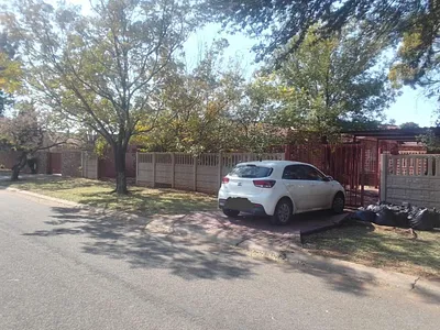 4 Bedroom House To Rent in Klippoortjie, Boksburg - zsRl.webp