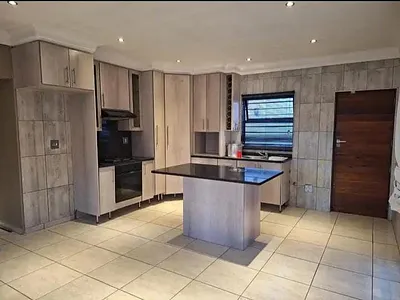 2 Bedroom Apartment To Rent in Kempton Park AH, Kempton Park - sMRd.webp