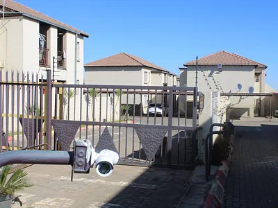 2 Bedroom Apartment To Rent in Germiston - img