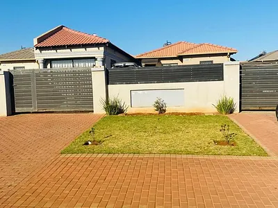3 Bedroom House For Sale in Boksburg - beAB.webp