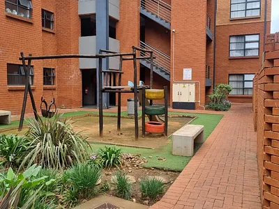 3 Bedroom Apartment For Sale in Boksburg - img