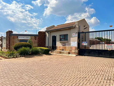 3 Bedroom Apartment To Rent in Boksburg - V8oC.webp