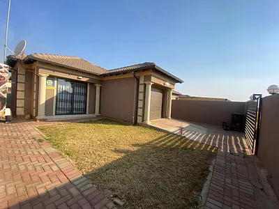 3 Bedroom House To Rent in Benoni - UEp6.webp