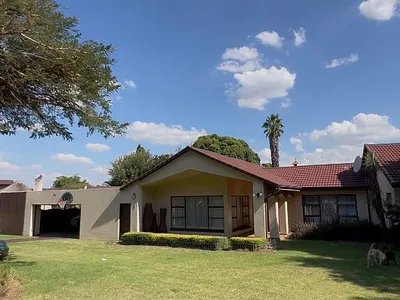 3 Bedroom House For Sale in Alberton - HWiX.webp