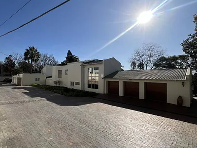 5 Bedroom House To Rent in Sandton - 626V.webp