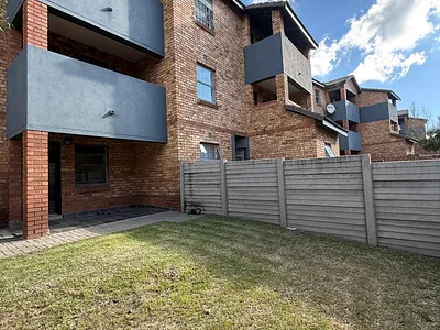 2 Bedroom Apartment For Sale in Midrand - LvpP.webp