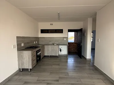 3 Bedroom Apartment To Rent in Alberton - img
