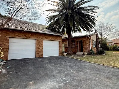 3.5 Bedroom House To Rent in Boksburg - RM1c.webp