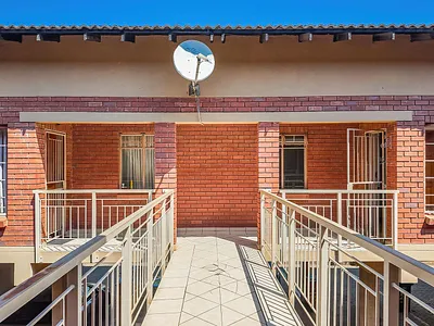 2 Bedroom Apartment For Sale in Pretoria - LldS.webp
