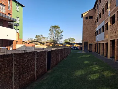 2 Bedroom Apartment For Sale in Pretoria - cMRK.webp