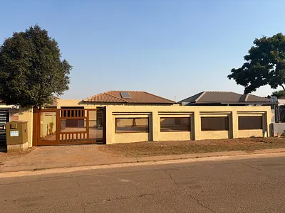 2 Bedroom House For Sale in Akasia - Uqud.webp