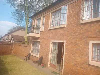 3 Bedroom Townhouse For Sale in Akasia - Lb4X.webp