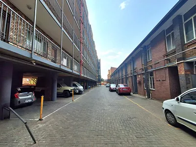 1 Bedroom Apartment For Sale in Pretoria - kGCC.webp