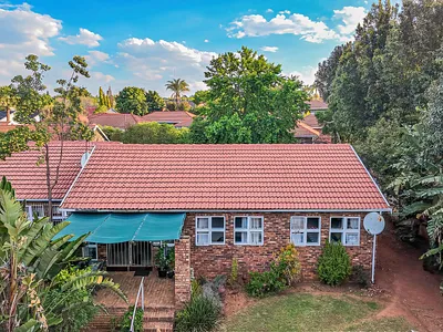 3 Bedroom Townhouse For Sale in Pretoria - VeZA.webp