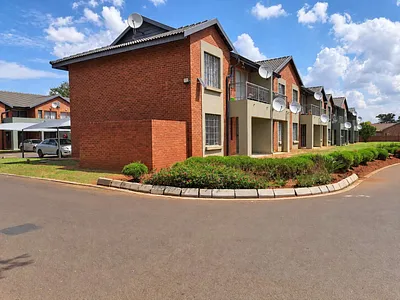 2 Bedroom Apartment For Sale in Akasia - f29o.webp